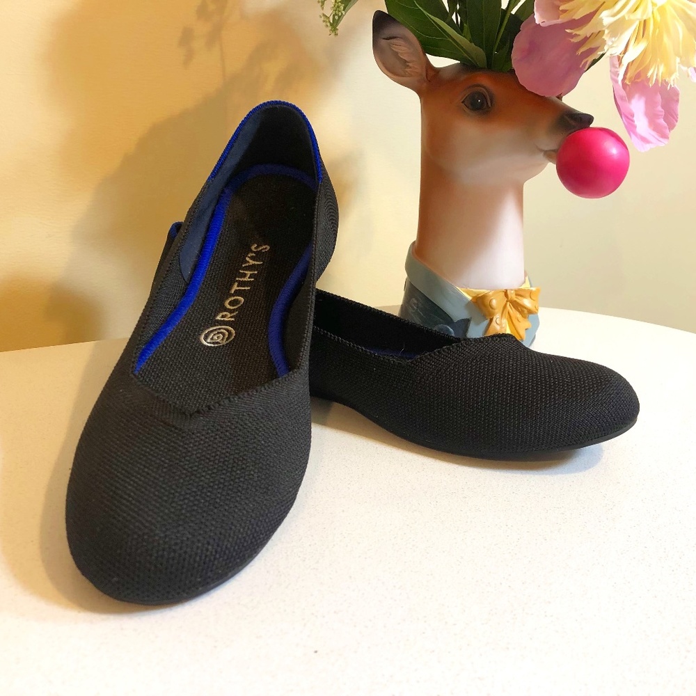 Rothy's round toe flat in black, size 10